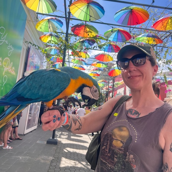 Meet your Posher, Jennie! - Picture 4 of 7